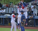 5-Carlos-Correa-celebra-junto-a-Francisco-Lindor-al-marcar-carrera