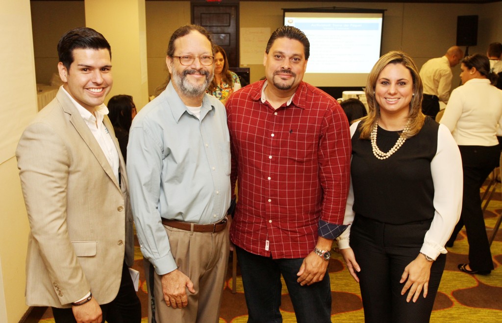 Maestros en cumbre educativa en San Juan