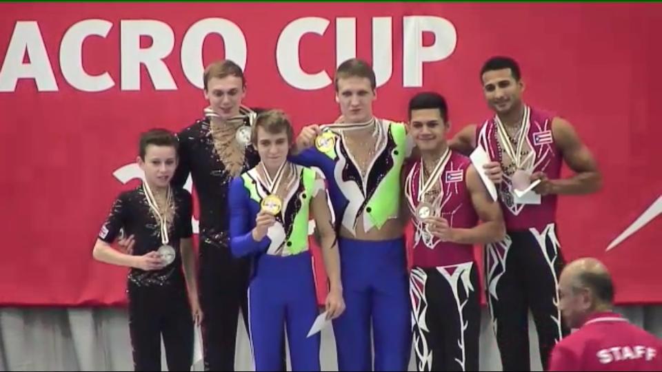 La pareja masculinaChristian Moralesy Kevin García de la disciplina de acrobacia en gimnasia ganó este sábado medalla de bronce en la Copa del Mundo categoría Ben Geneva, Suiza. (foto suministrada)