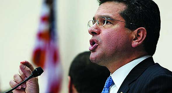 Pierluisi anuncia asignación de fondos federales para tres aeropuertos en Puerto Rico