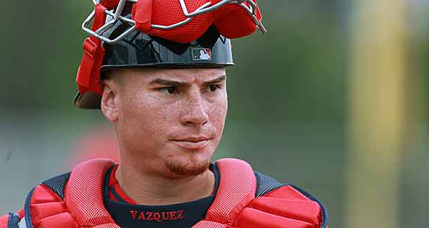 El receptor boricua Christian Vázquez está recibiendo elogios por su gran brazo al tirar a las bases y fusilar corredores." (Foto/suministrada)

