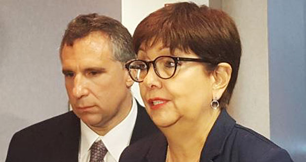 El director del FBI en Puerto Rico, Douglas A. Leff junto a la fiscal federal para el distrito de Puerto Rico, Rosa Emilia Rodríguez. (Foto/Suministrada)