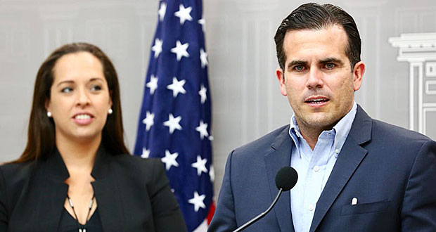 Carla Campos, directora ejecutiva de la Compañía de Turismo de Puerto Rico (CTPR), junto al gobernador Ricardo Rosselló Nevares. (Foto/Twitter)