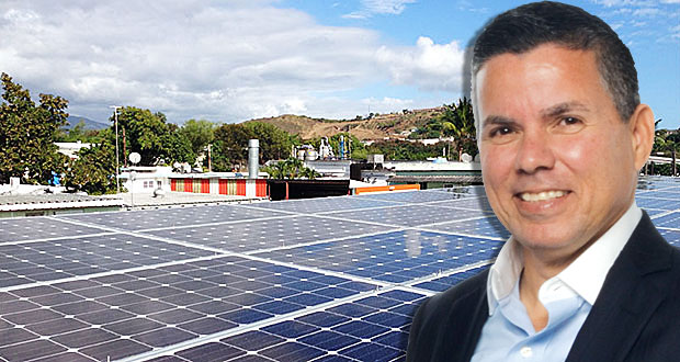 Maximo Solar fue reconocido por su aportación en proyectos de energía solar de desarrollo comunitario. (Foto/Montaje)