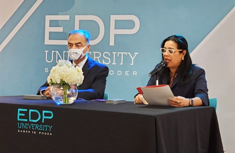 En conferencia de prensa,  el presidente de la Junta de Directores de la Fundación Rafael Hernández Colón, el Lcdo. José Alfredo Hernández Mayoral junto a  la presidenta de EDP University of Puerto Rico, la ingeniera Gladys Nieves Vázquez (Foto/Suministrada)