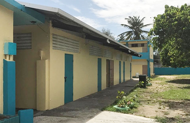 Escuela elemental Emiliano Figueroa Torres, ubicada en la zona turística de Piñones, en Loíza. (Foto/Suministrada)