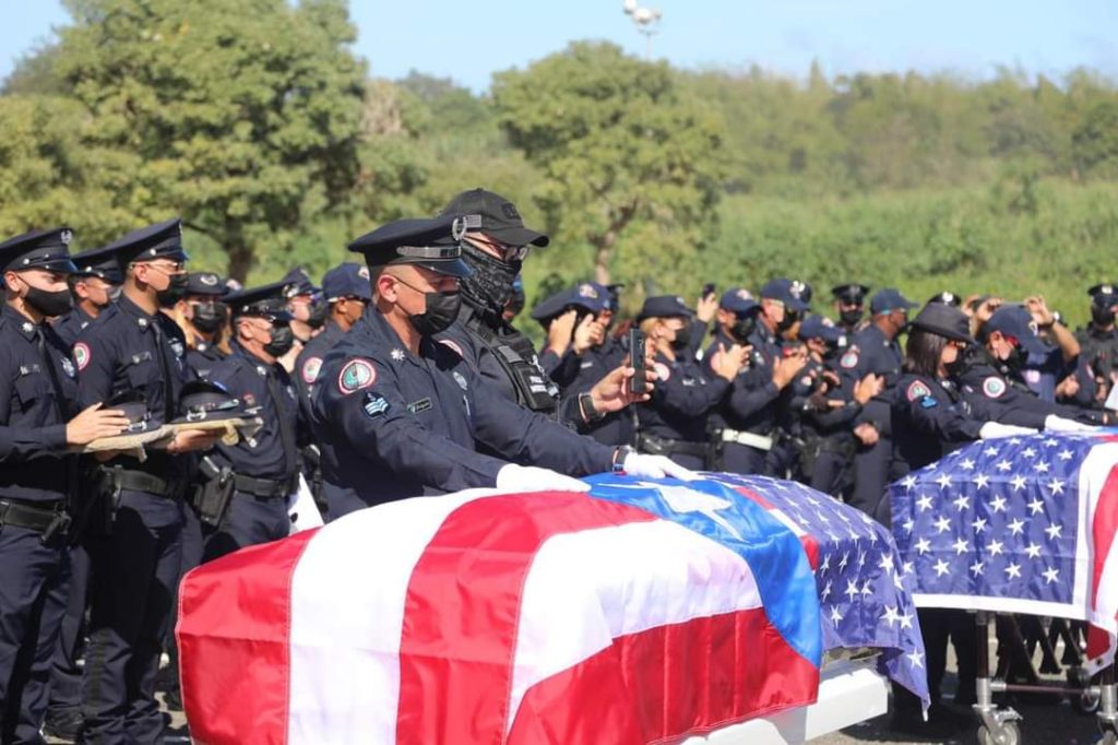 Ascienden póstumamente a policías municipales de Carolina