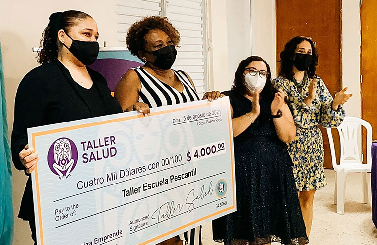 Gestoras del Taller Escuela Pescantil reciben su capital semilla en Loíza, Puerto Rico. (Foto/Suministrada)