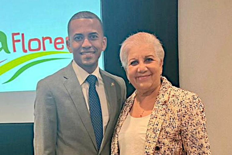 Julia Nazario Fuentes, alcaldesa de Loíza junto al presidente de la Legislatura Municipal, Joel A. Osorio Chiclana. (Foto/Suministrada) 