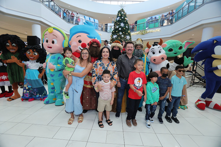 La parranda contó con personajes infantiles. (Foto/Suministrada)