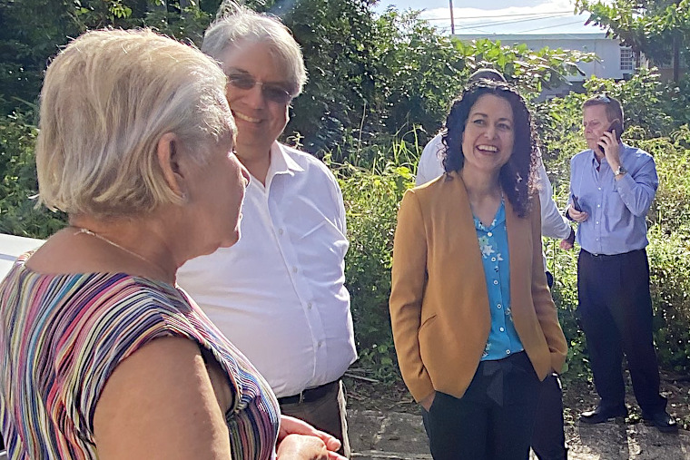 La Alcaldesa Nazario recibe a Recibiendo a Xochitl Torres Small, subsecretaria de Agricultura Federal. (Foto/Suministrada) 