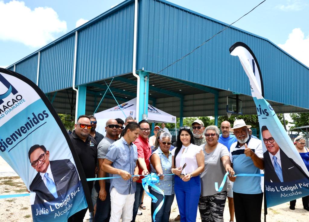 Alcalde de Humacao inaugura cancha en Verde Mar