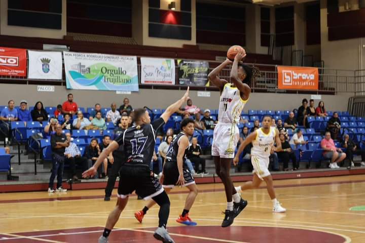 Inauguran temporada de baloncesto en Trujillo Alto